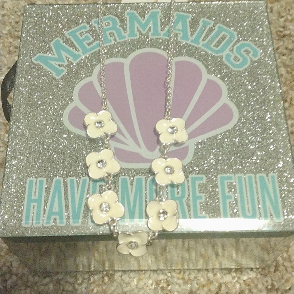 Jewelry - Picture 1 of 1